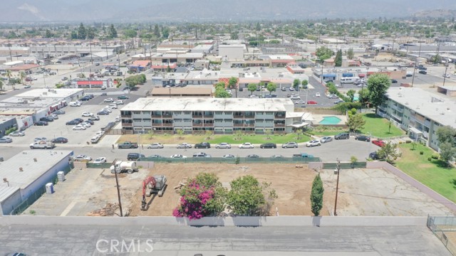 544 E Rue Royale Street, Covina CA: https://media.crmls.org/medias/da940a87-383d-452d-8e92-6e84bddfab17.jpg