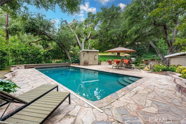 24208 Heritage Lane, Newhall CA: https://media.crmls.org/medias/da948c24-10cd-4241-864b-9840db736f24.jpg