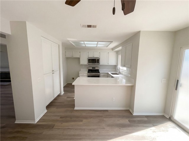 Detail Gallery Image 7 of 22 For 994 Reinhart St, San Jacinto,  CA 92583 - 4 Beds | 3 Baths