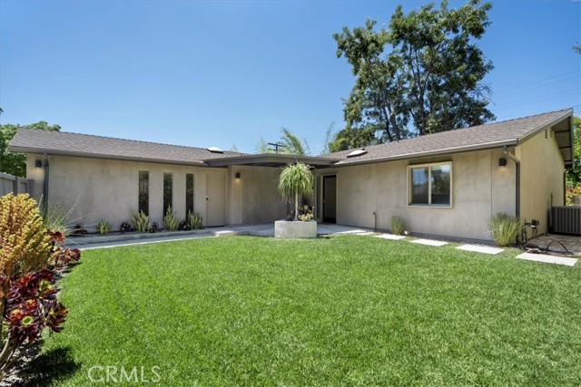 Detail Gallery Image 1 of 30 For 23809 Friar St, Woodland Hills,  CA 91367 - 3 Beds | 2 Baths