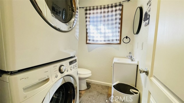 Detail Gallery Image 8 of 44 For 921 Wendy Ave, Big Bear City,  CA 92314 - 2 Beds | 2 Baths
