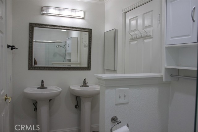 563 E City Court, Anaheim CA: https://media.crmls.org/medias/da97da77-dc2a-463a-be62-c5aa7764cccf.jpg