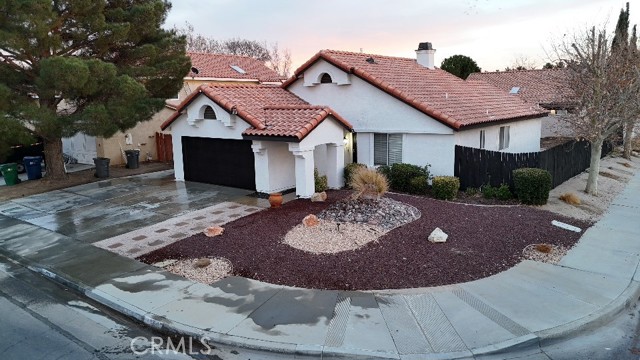 Detail Gallery Image 3 of 22 For 1800 E Newgrove St, Lancaster,  CA 93535 - 3 Beds | 2 Baths