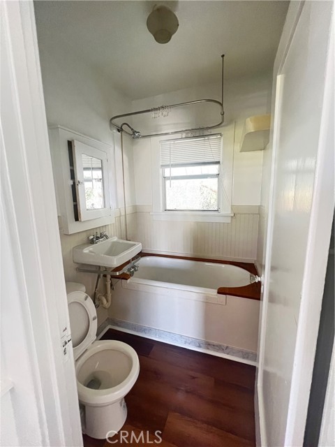 425 S Cabrillo Avenue, San Pedro CA: https://media.crmls.org/medias/da9882a2-d055-4d80-8390-89915eb5f8f1.jpg