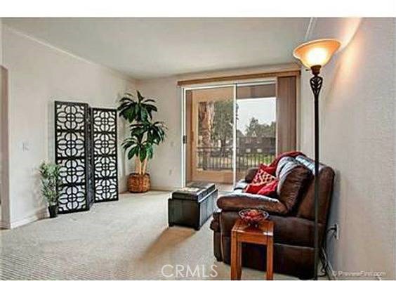 9253 Regents Road - photo 2
