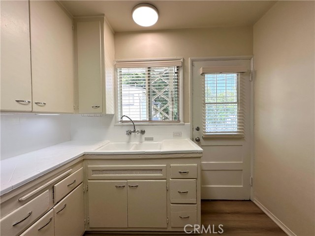 1436 S Holt Avenue, Los Angeles CA: https://media.crmls.org/medias/da99b8d5-b062-4fa6-8c4b-1bd809b19069.jpg