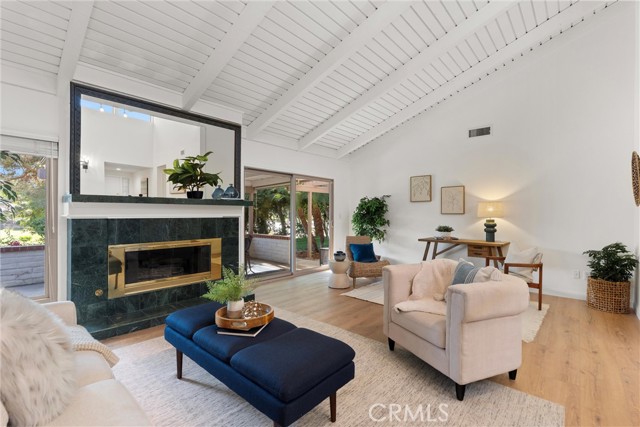 5552 Via Dos Cerros, Riverside CA: https://media.crmls.org/medias/da9a0cb4-b5cf-4675-a15b-83782418ca08.jpg