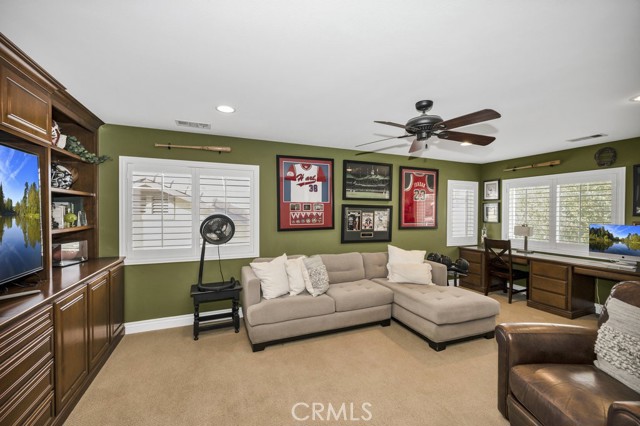 24030 Via Vizcaya, Valencia CA: https://media.crmls.org/medias/da9a5202-87d6-4181-bab1-19f53536503f.jpg