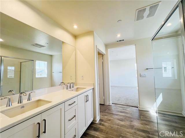 Detail Gallery Image 13 of 26 For 16067 Olivas Ln, Fontana,  CA 92336 - 4 Beds | 2/1 Baths