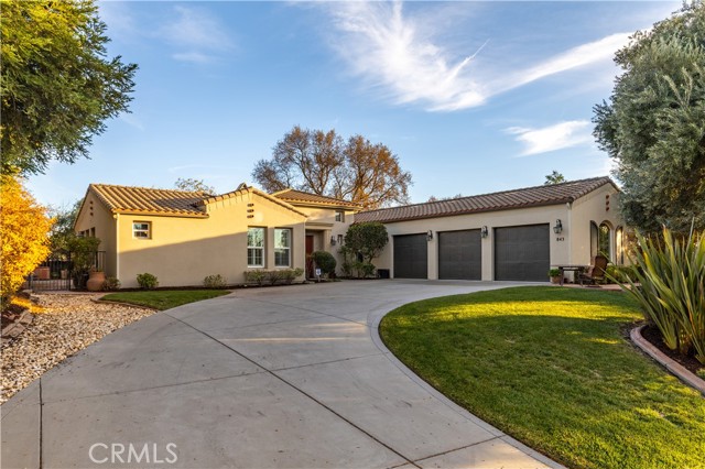 Detail Gallery Image 5 of 66 For 843 Hacienda Cir, Paso Robles,  CA 93446 - 4 Beds | 2/1 Baths
