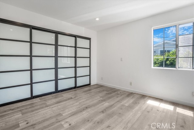 2481 S Bundy Drive, Los Angeles CA: https://media.crmls.org/medias/da9d447e-4593-4042-960b-b88a4818ff6e.jpg