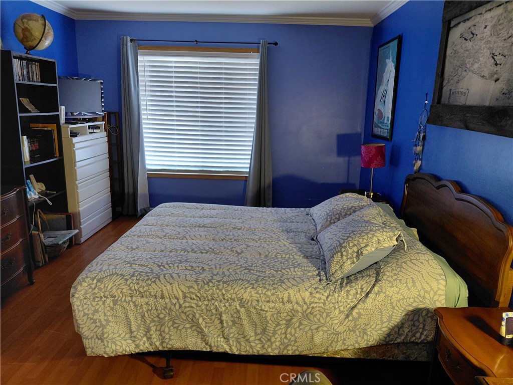 https://media.crmls.org/medias/da9d4480-2c4a-4645-8d88-75a23254cb38.jpg?preset=X-Large