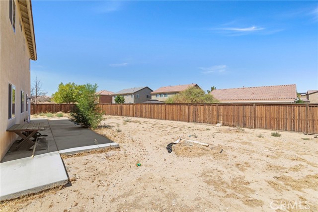 15240 Sapphire Court, Victorville CA: https://media.crmls.org/medias/da9d57f4-3c0c-4e2c-a35e-30ee64819a9f.jpg
