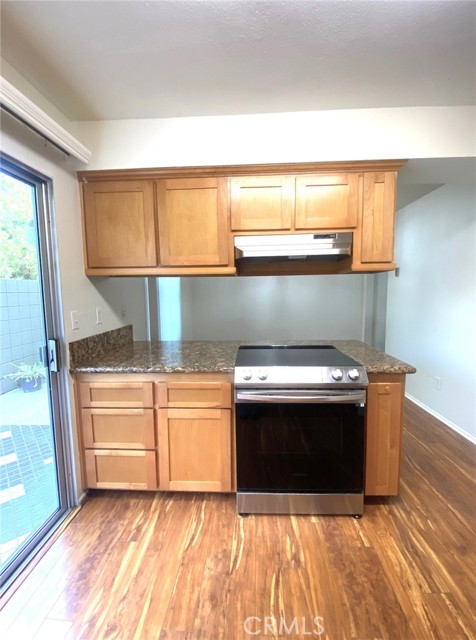 Detail Gallery Image 10 of 46 For 1582 Mitchell, Tustin,  CA 92780 - 2 Beds | 2/1 Baths