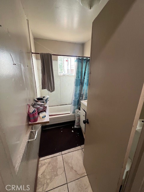 809 S B Street, Madera CA: https://media.crmls.org/medias/da9dd992-95bd-45dc-9af9-45f7126a689f.jpg