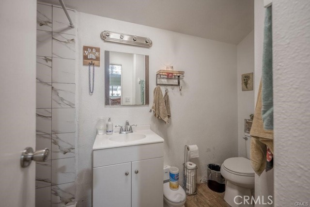 Detail Gallery Image 9 of 11 For 9555 1/2 Hierba Rd, Agua Dulce,  CA 91390 - 2 Beds | 2 Baths