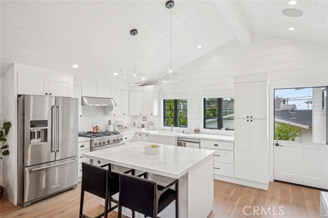 Detail Gallery Image 6 of 18 For 323 Magnolia Dr, Laguna Beach,  CA 92651 - 4 Beds | 3 Baths