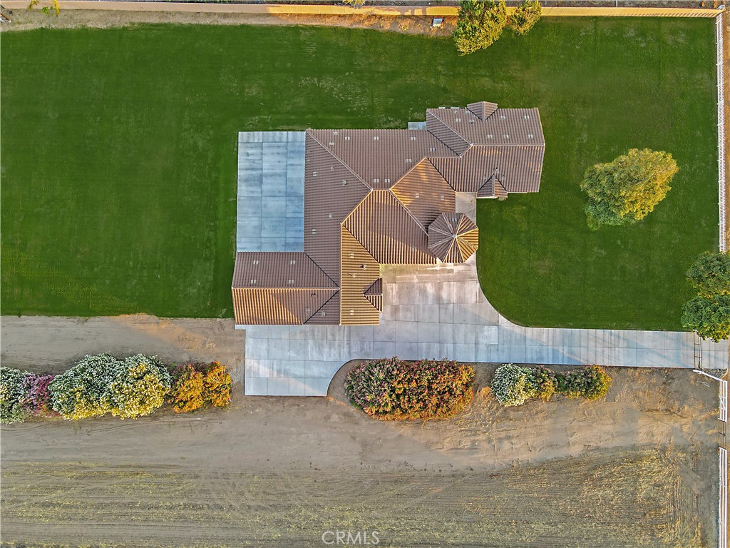 https://media.crmls.org/medias/da9f19c5-a202-4f54-9306-ace044d0df83.jpg?preset=X-Large