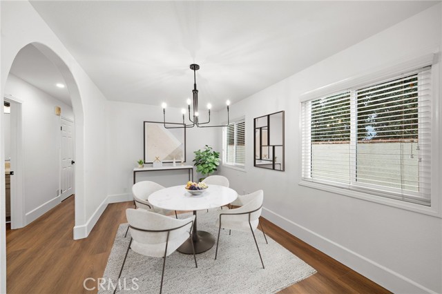 Detail Gallery Image 7 of 35 For 377 Roycroft Ave, Long Beach,  CA 90814 - 4 Beds | 2/1 Baths