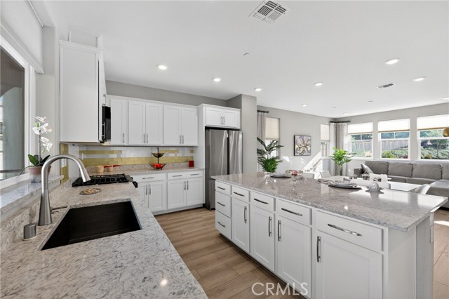 Detail Gallery Image 9 of 67 For 1303 Antonella, Hayward,  CA 94541 - 3 Beds | 3/1 Baths