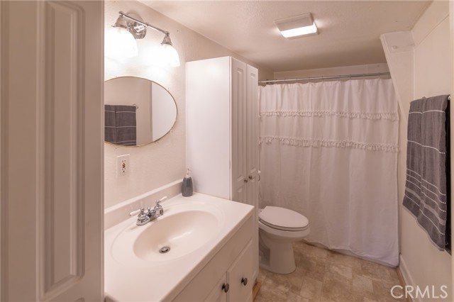 726 Elysian Boulevard, Big Bear City CA: https://media.crmls.org/medias/da9f579e-7111-4984-820f-620fb99653f5.jpg