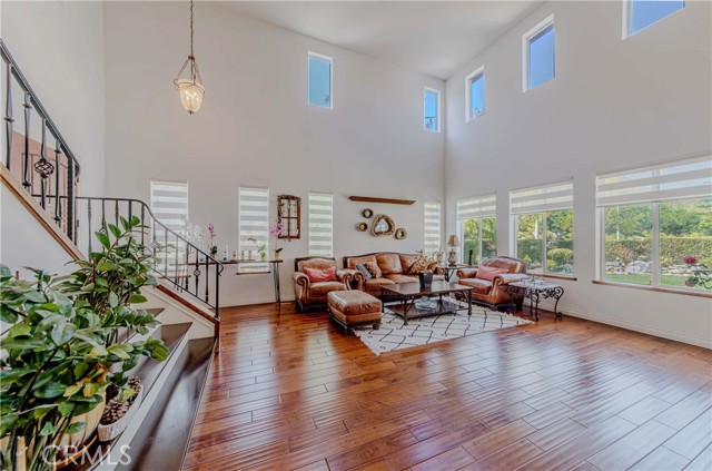 2101 S Sanders Ct, La Habra CA: https://media.crmls.org/medias/daa0a0db-44ab-435c-a9a0-65af9af8ca54.jpg
