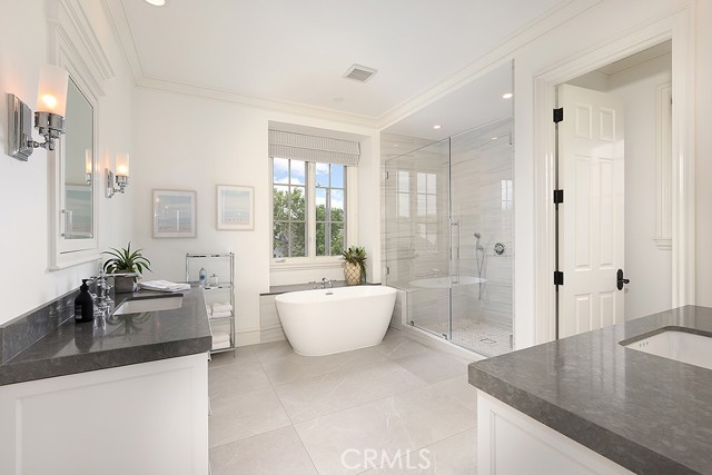 Detail Gallery Image 14 of 29 For 1718 Port Westbourne, Newport Beach,  CA 92660 - 5 Beds | 5/1 Baths