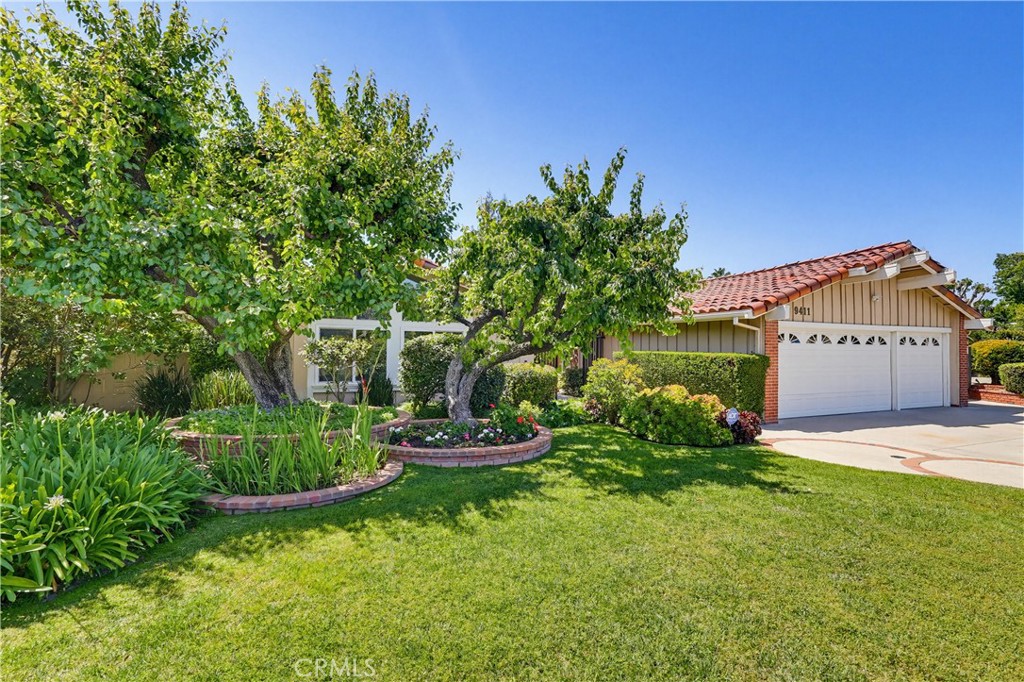 9411 Balcom