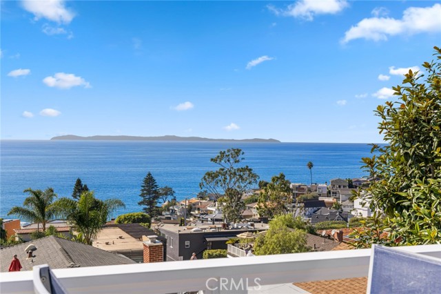 2915 Rounsevel, Laguna Beach CA: https://media.crmls.org/medias/daa17052-42de-462b-89bd-206903409509.jpg
