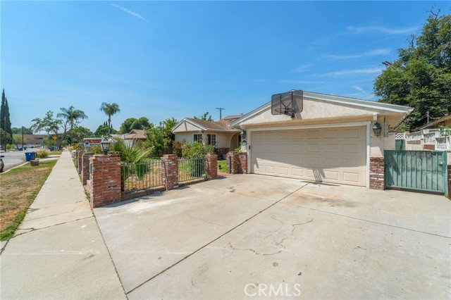 6913 Rubio Avenue, Lake Balboa CA: https://media.crmls.org/medias/daa1769f-0450-492a-ba11-eeb155dae49d.jpg