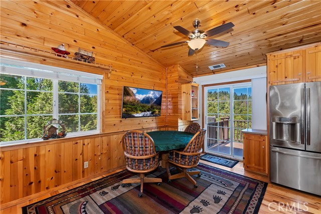 Detail Gallery Image 9 of 43 For 152 Pine Ridge Rd, Crestline,  CA 92325 - 3 Beds | 2 Baths