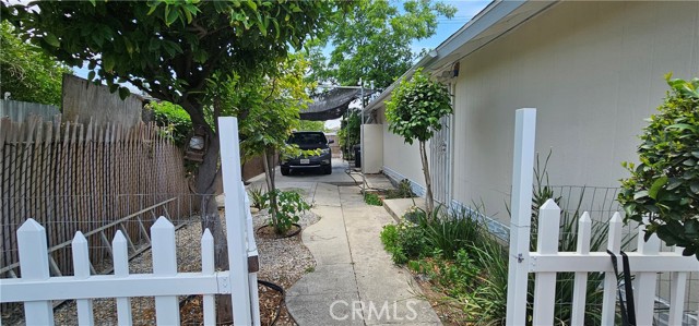 450 W D Street, Colton CA: https://media.crmls.org/medias/daa31715-1844-471c-8494-69acc80b2780.jpg