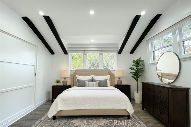 Detail Gallery Image 10 of 22 For 2212 Linda Flora Dr, Los Angeles,  CA 90077 - 3 Beds | 2/1 Baths