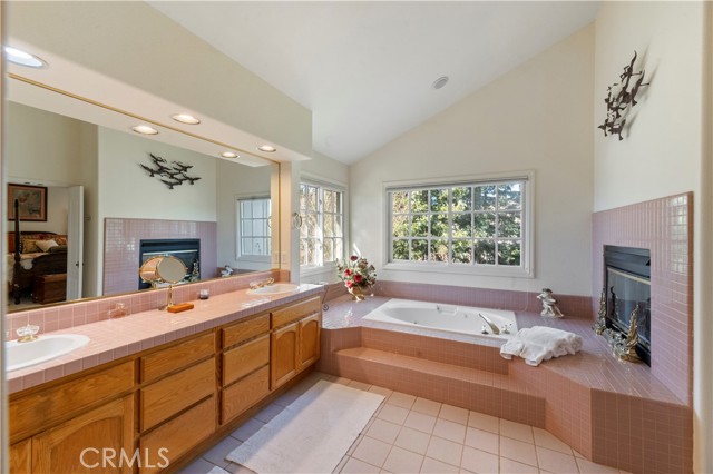 Detail Gallery Image 33 of 47 For 1811 Maiden Ln, Petaluma,  CA 94954 - 5 Beds | 3 Baths