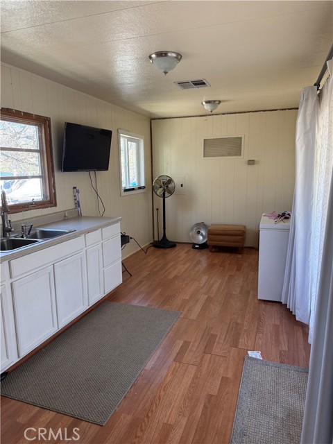 Detail Gallery Image 5 of 7 For 2118 Yellow Feather, Paso Robles,  CA 93446 - 1 Beds | 1 Baths