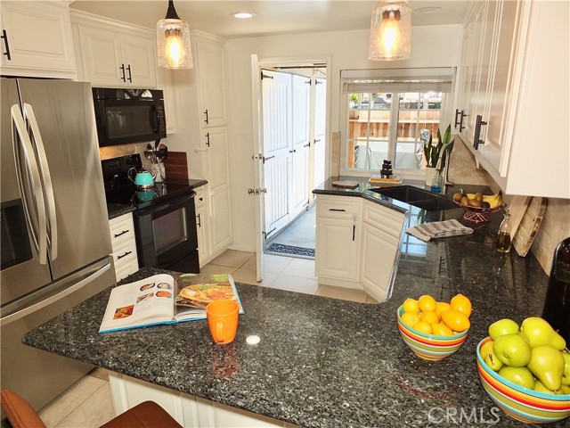 4846 Larwin Avenue, Cypress CA: https://media.crmls.org/medias/daa5f7db-9b4d-4195-b9f8-c398bf864851.jpg