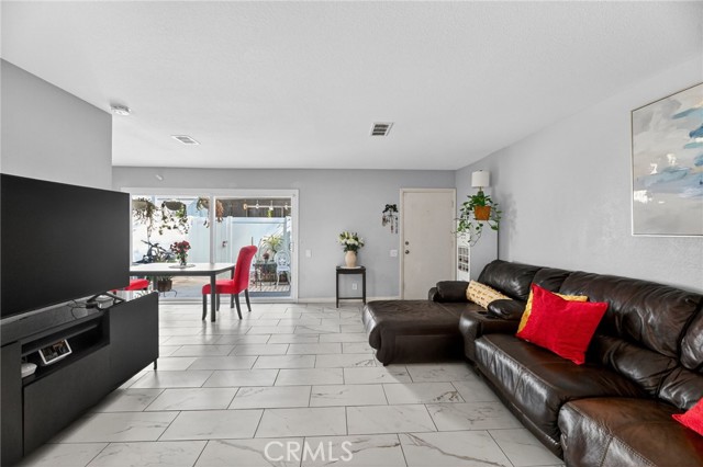 Detail Gallery Image 5 of 45 For 20362 #10 Flower Gate, Yorba Linda,  CA 92886 - 3 Beds | 2/1 Baths