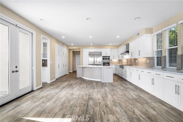 Detail Gallery Image 13 of 44 For 1030 S Summer Breeze Ln, Anaheim Hills,  CA 92808 - 5 Beds | 4/1 Baths