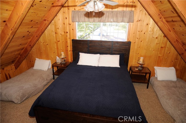 783 Thrush Drive, Big Bear Lake CA: https://media.crmls.org/medias/daa7281f-f19c-4262-b7ce-4fb4c6d0bdb0.jpg
