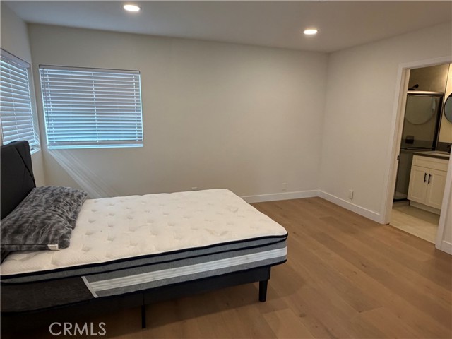 Detail Gallery Image 14 of 30 For 19216 Calvert St, Tarzana,  CA 91335 - 4 Beds | 3 Baths