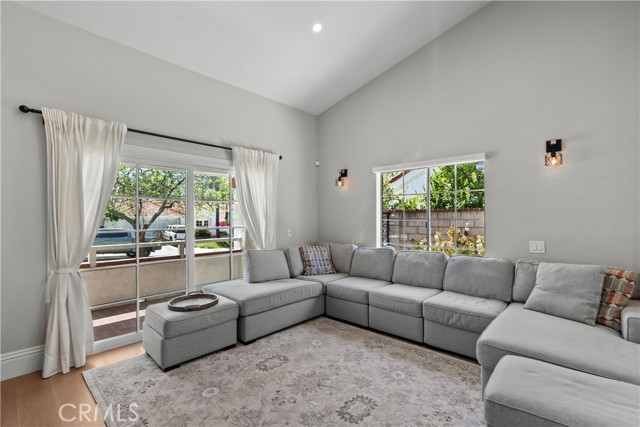 Detail Gallery Image 15 of 75 For 25880 Parma Ct, Valencia,  CA 91355 - 4 Beds | 3 Baths