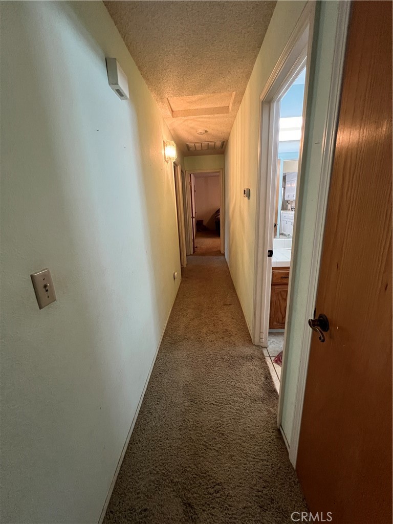 https://media.crmls.org/medias/daa8efc9-8dba-4dbb-85e6-176ab2287d93.jpg?preset=X-Large