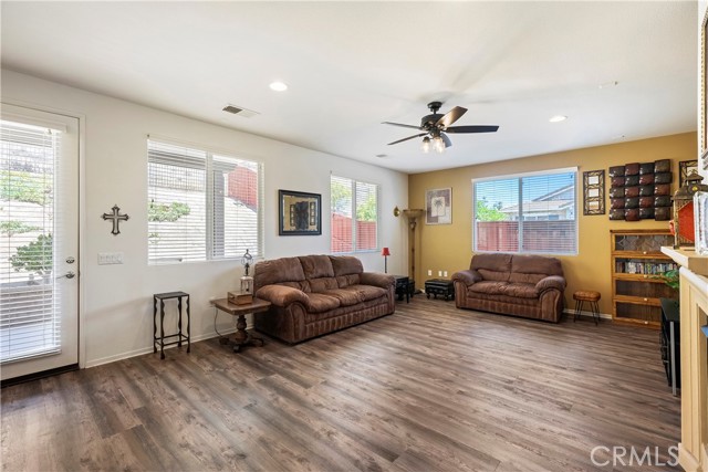 197 Inkster Way, Hemet CA: https://media.crmls.org/medias/daa90cdb-454c-407d-aeab-2b5503b16af5.jpg