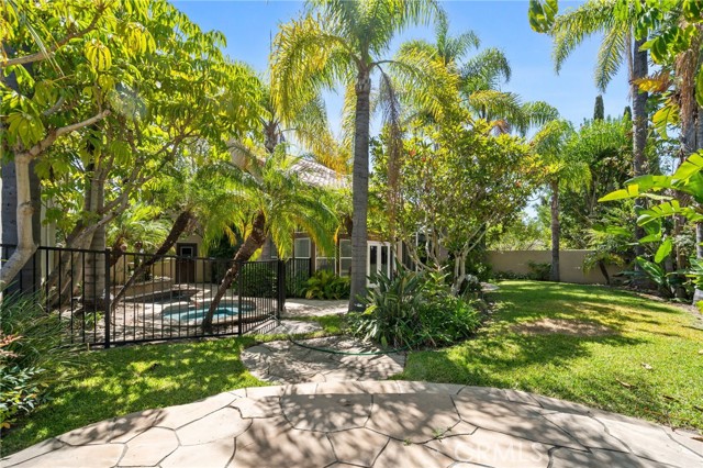 3 Toscany, Irvine CA: https://media.crmls.org/medias/daa99788-750c-4e89-96d3-eb63b2264363.jpg