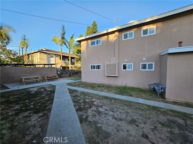 Detail Gallery Image 4 of 17 For 1381 Burwood St #3,  La Habra,  CA 90631 - 2 Beds | 2 Baths