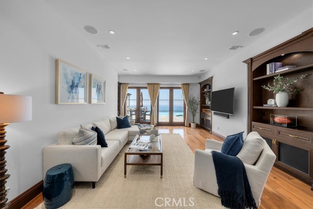 Family Room, Game Room, or Media room below with outstanding views