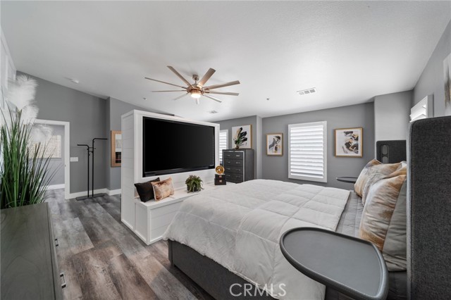 15583 N Peak Lane, Fontana CA: https://media.crmls.org/medias/daac7e07-6b1b-4738-ba1b-8a3a81abae1e.jpg