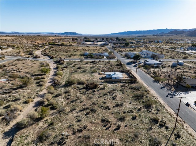 Detail Gallery Image 8 of 23 For 61954 Plaza Rd, Joshua Tree,  CA 92252 - – Beds | – Baths