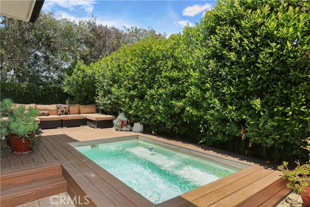 Detail Gallery Image 5 of 70 For 527 Seaward Rd, Corona Del Mar,  CA 92625 - 4 Beds | 3/1 Baths