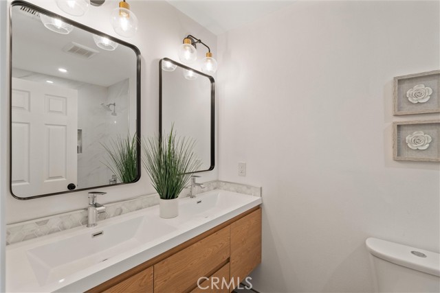 213 N Flower Street, Orange CA: https://media.crmls.org/medias/daae3576-0a43-41c1-b32d-72ff8f3cbde6.jpg
